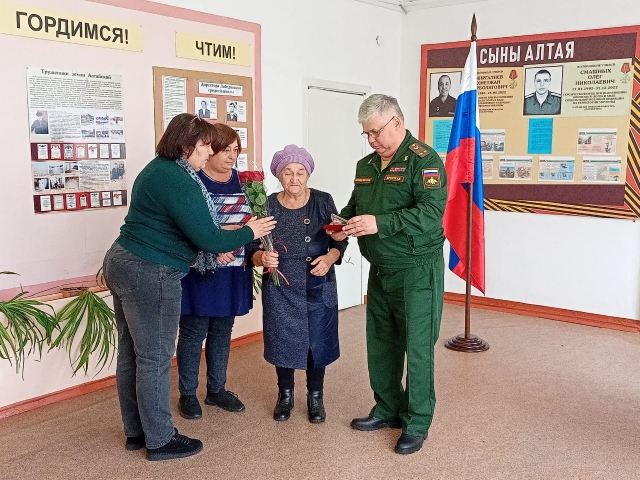 Склоняем головы в память героев нашей школы..