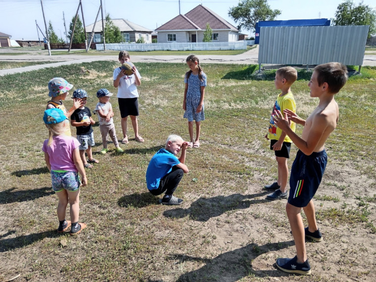 Игры с мячом.